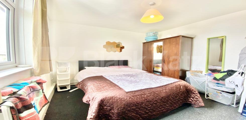 			PERFECT FOR 4 SHARERS!, 4 Bedroom, 1 bath, 1 reception House			 KINGSLAND ROAD, DALSTON-HAGGERSTON-SHOREDITCH